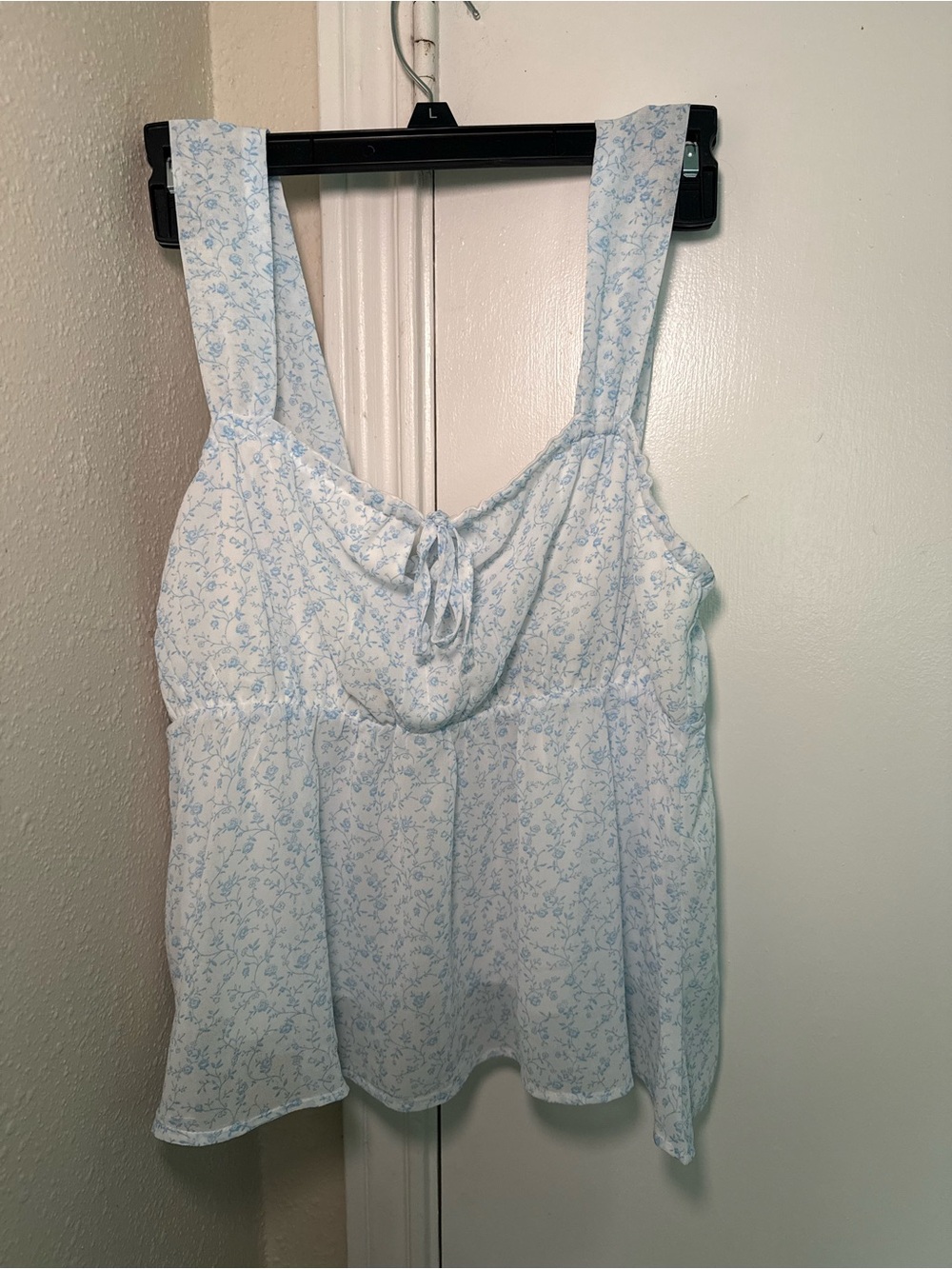 Sugarkiss Blue Floral Tie Front Top - Size Large - NWT